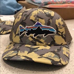 Patagonia mens Fitz Roy snap back trout camo hat